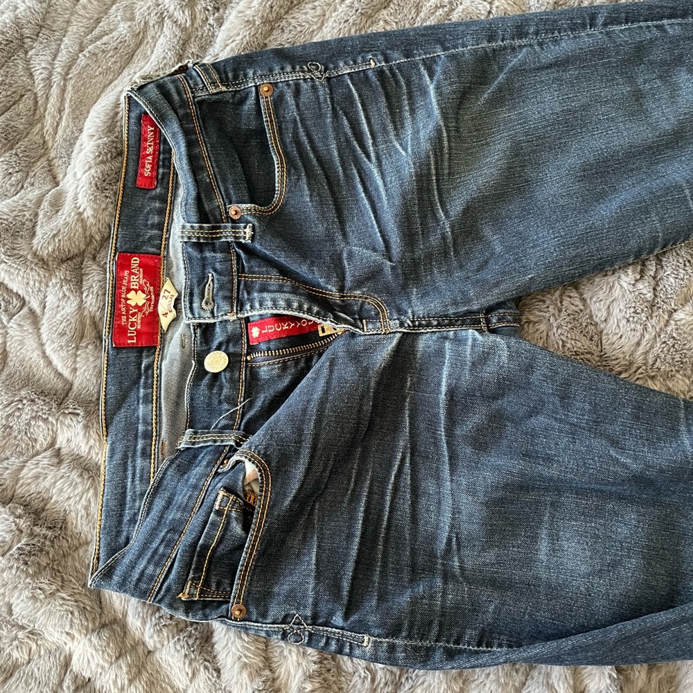Lucky brand Sophia skinny jeans. 4/27 regular